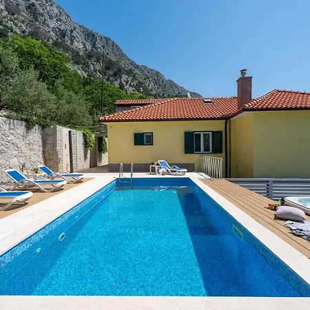 Villa Maruncela With Sea And Island Views, 5 Bedrooms, Private Pool, Gym *