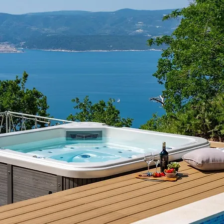 Maruncela With Sea And Island Views, 5 Bedrooms, Private Pool, Gym * Lokva Rogoznica