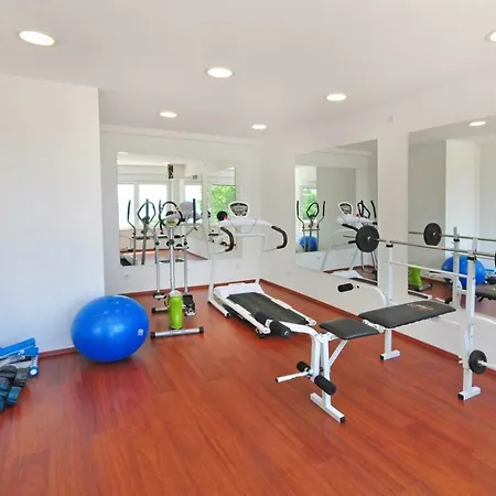 Villa Maruncela With Sea And Island Views, 5 Bedrooms, Private Pool, Gym Lokva Rogoznica