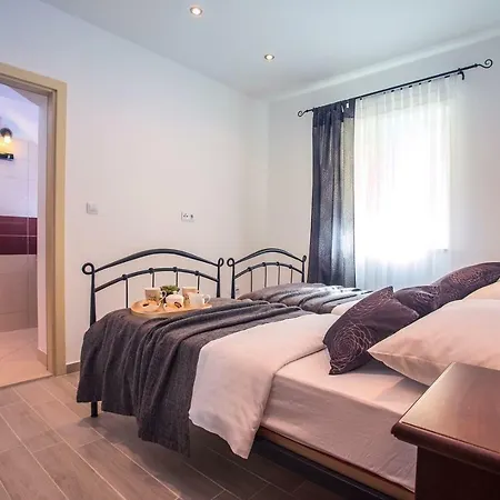 Maruncela With Sea And Island Views, 5 Bedrooms, Private Pool, Gym *