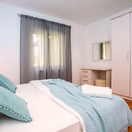 Maruncela With Sea And Island Views, 5 Bedrooms, Private Pool, Gym