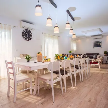 Maruncela With Sea And Island Views, 5 Bedrooms, Private Pool, Gym Villa *